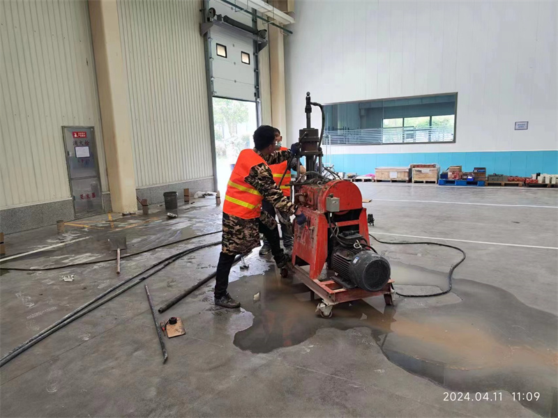 柳江厂房地面下沉塌陷注浆加固施工